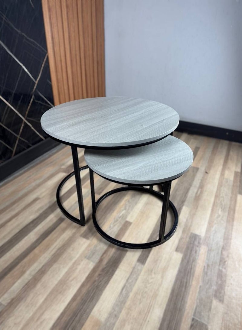 طقم طاولات قهوة دائرية 2 قطعة بسطح خشبي وإطار معدني – رمادي – صنع في مصر