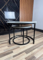 طقم طاولات قهوة دائرية 2 قطعة بسطح خشبي وإطار معدني – رمادي – صنع في مصر